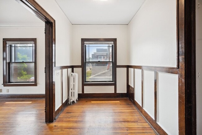 Interior Photo - 1910 1st Ave S