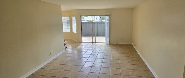 Building Photo - 264 Lemon Grv