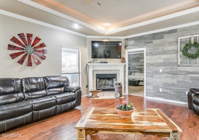 Building Photo - 3 br, 2 bath House - 124 Blue Ribbon Trl