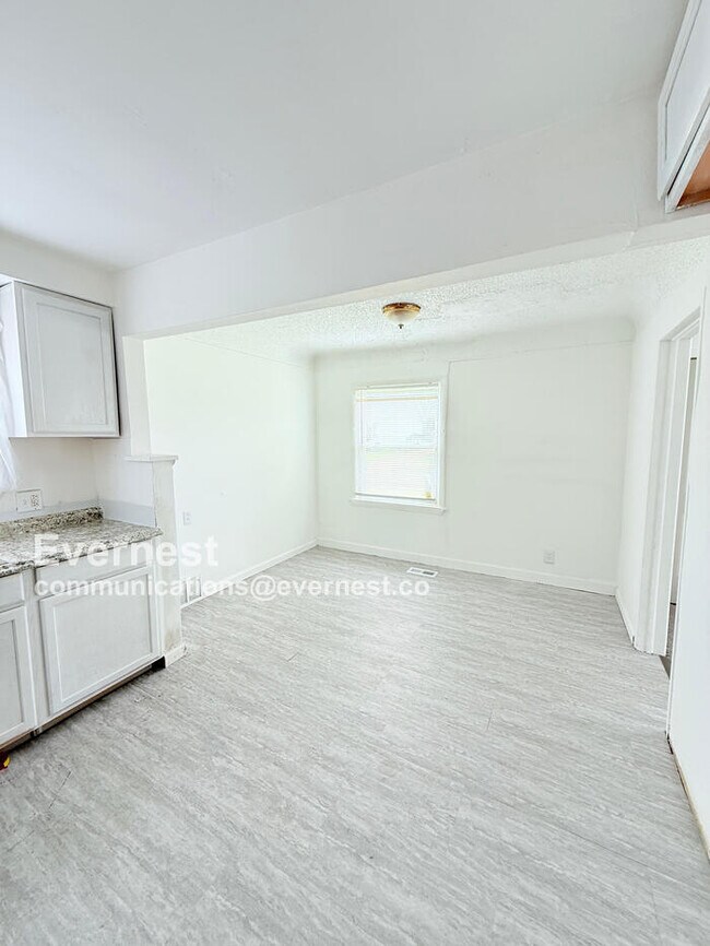 Foto del edificio - 19176 Revere St