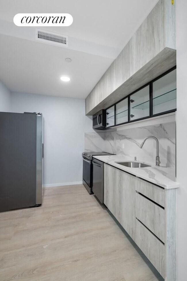 Foto del edificio - 571 Ocean Pkwy