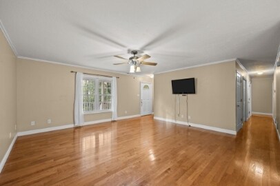 Foto del edificio - 73 Waters Rd