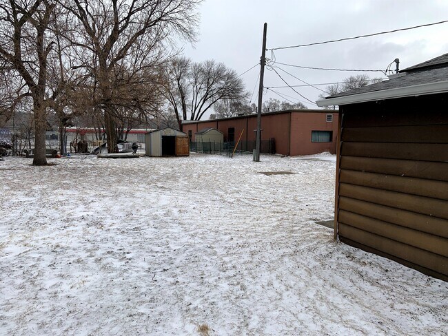 Building Photo - 1621.5 Ave P