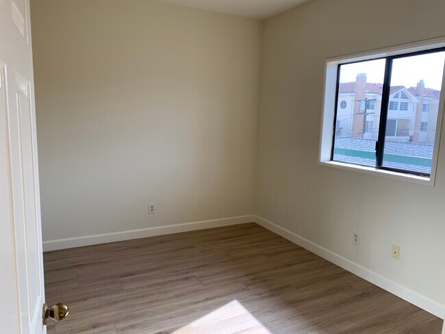 Foto del edificio - 1142 N Louise St