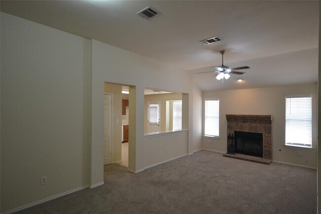 Building Photo - 718 Meadow View Dr