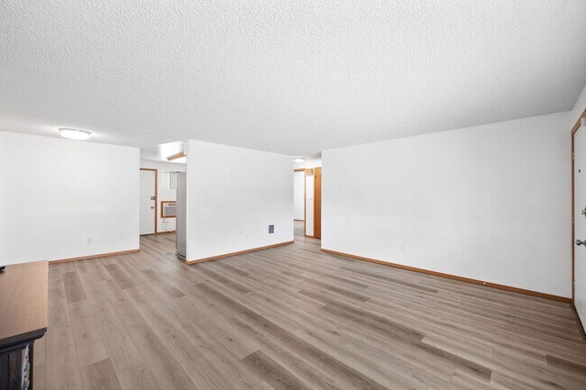Building Photo - Large Central Valley Duplex - Available Now!