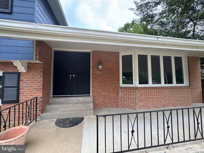 Foto del edificio - 355 Cherry Hill Blvd