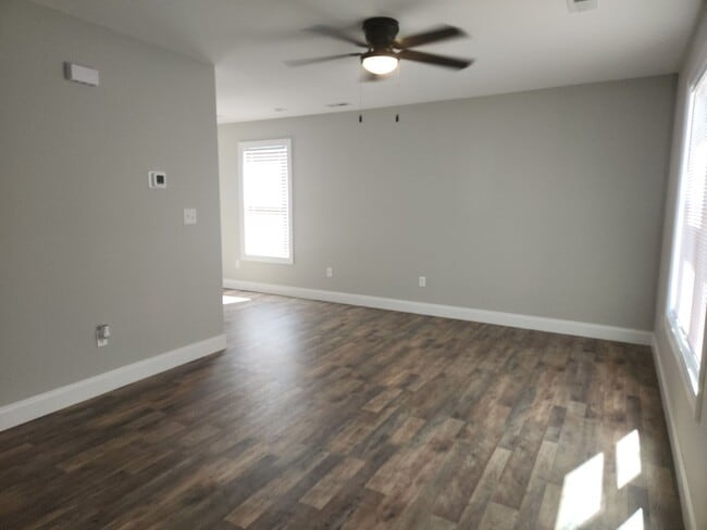 Photo - 1620 Shaffer St Apartment