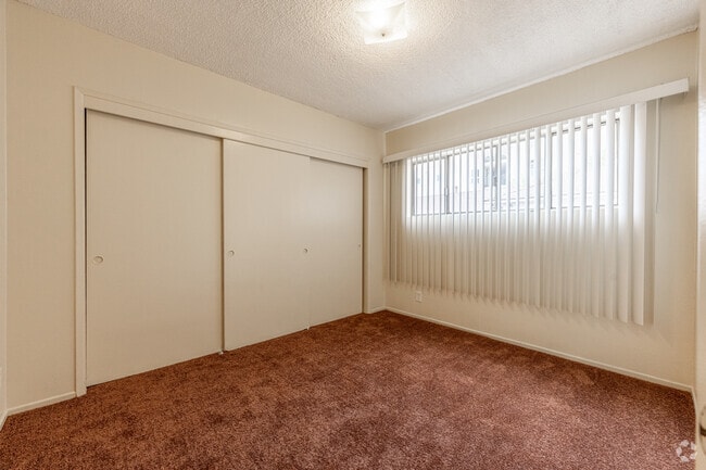 1 dormitorio, 1 baño - 700 pies cuadrados - Dormitorio - Crest View Apartments