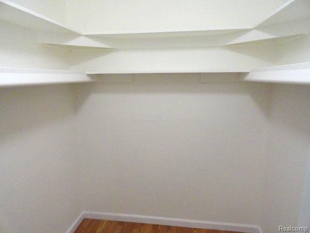 Foto del edificio - 250 E Thirteen Mile Rd