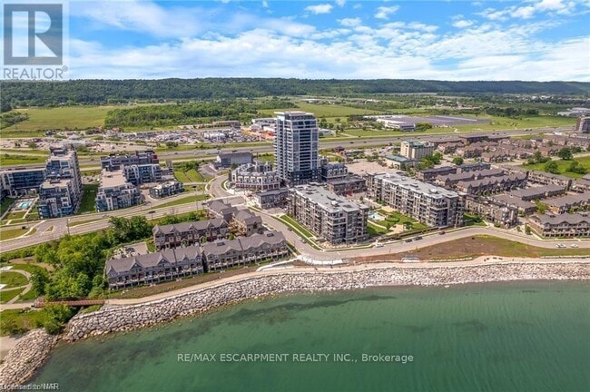 Building Photo - 385 Winston Rd