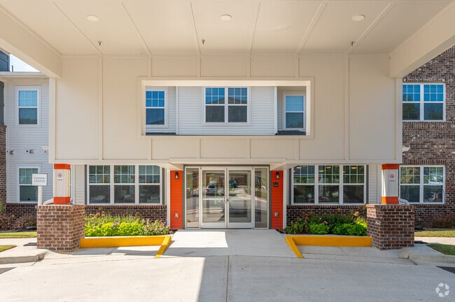 BUILDING ENTRANCE - Wimberly Manor