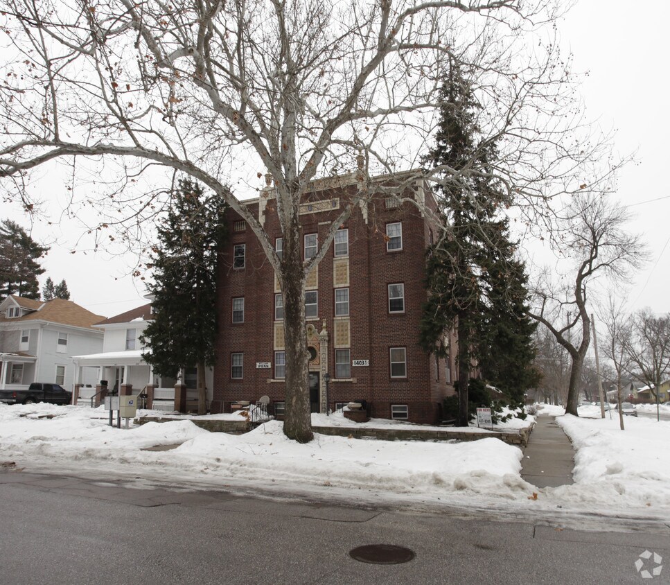 Building Photo - 1403 E St