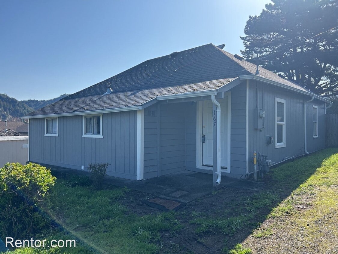 167 Townsend St, Rio Dell, CA 95562 House Rental in Rio Dell, CA
