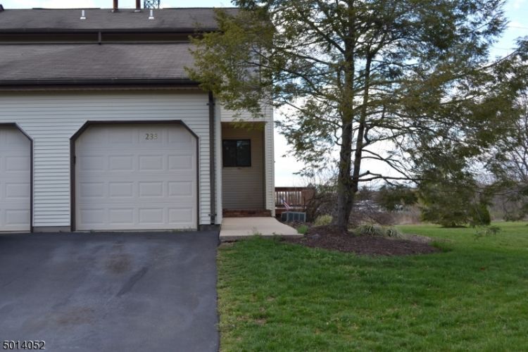 Foto principal - 233 Spruce Ct