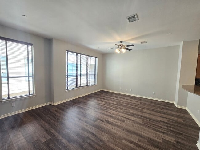 Building Photo - Come experience Uptown living at this resi...