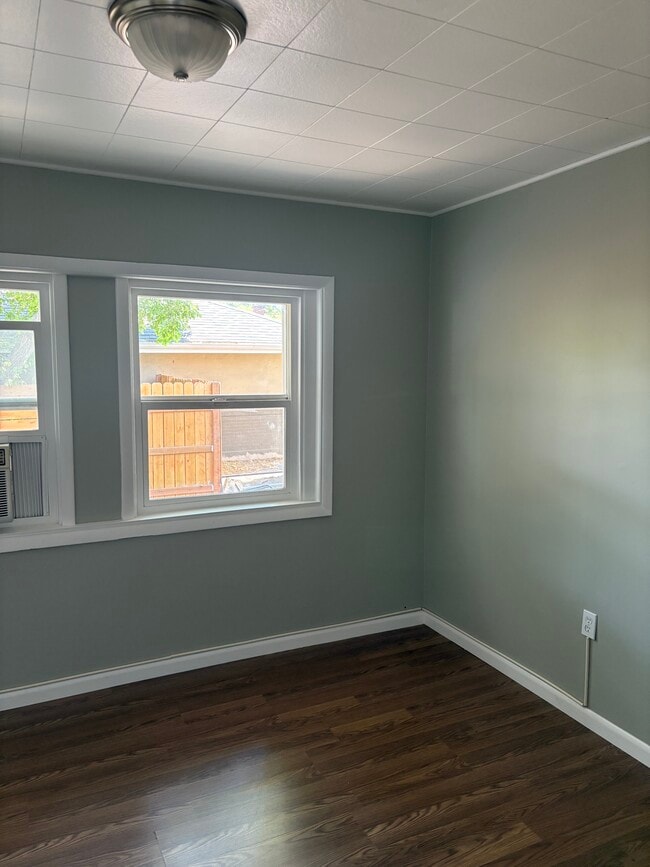 Foto del edificio - 44 E Claybourne Ave