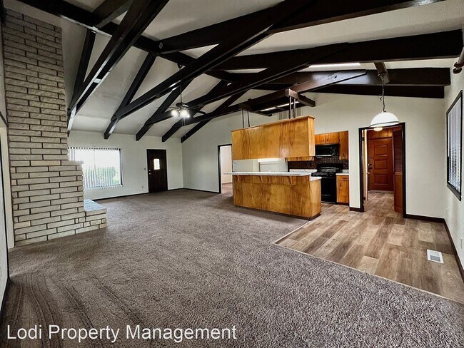 Building Photo - 3 br, 2 bath House - 20212 N RAY ROAD