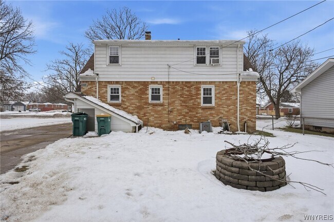 Foto del edificio - 3667 Fuller Ave