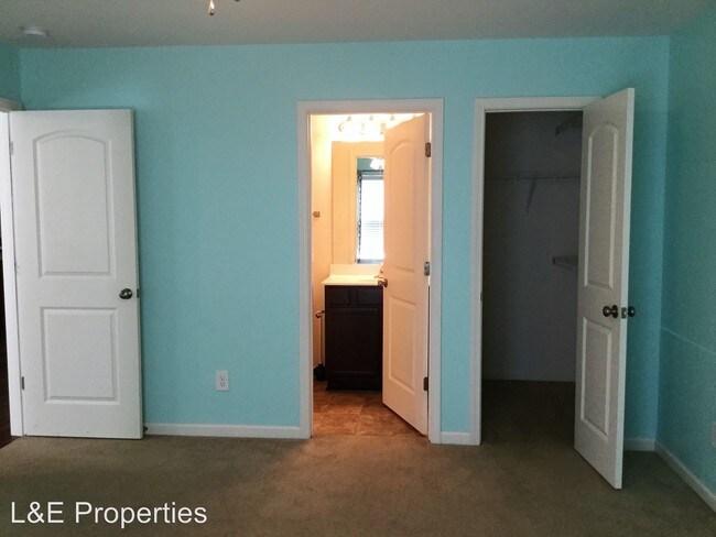Building Photo - 2 br, 2 bath House - 108 S. Ferncliff Dr.