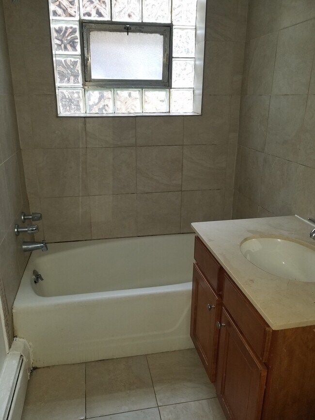 Foto del edificio - 7208 N Ashland Blvd