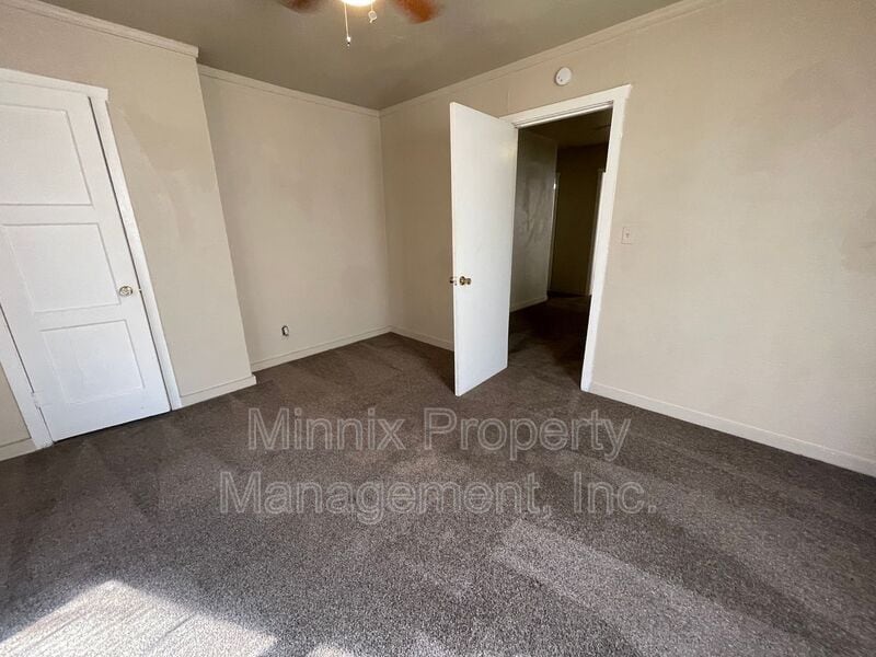 Primary Photo - 2216 S Polk St
