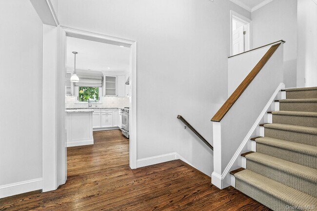 Building Photo - 24 Thorne Pl