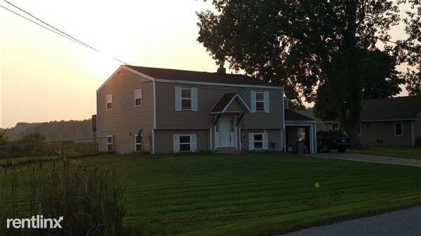 Primary Photo - 3385 Causeway Dr NE