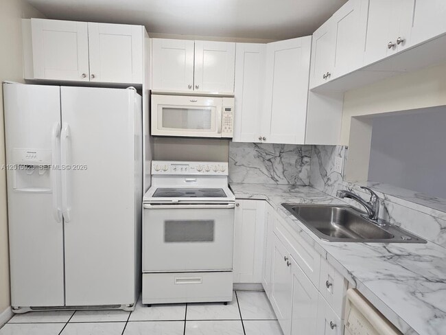 Foto del edificio - 10825 SW 112th Ave