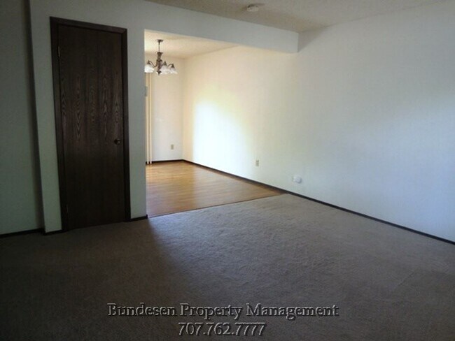 Foto del edificio - 1305 Gold Way