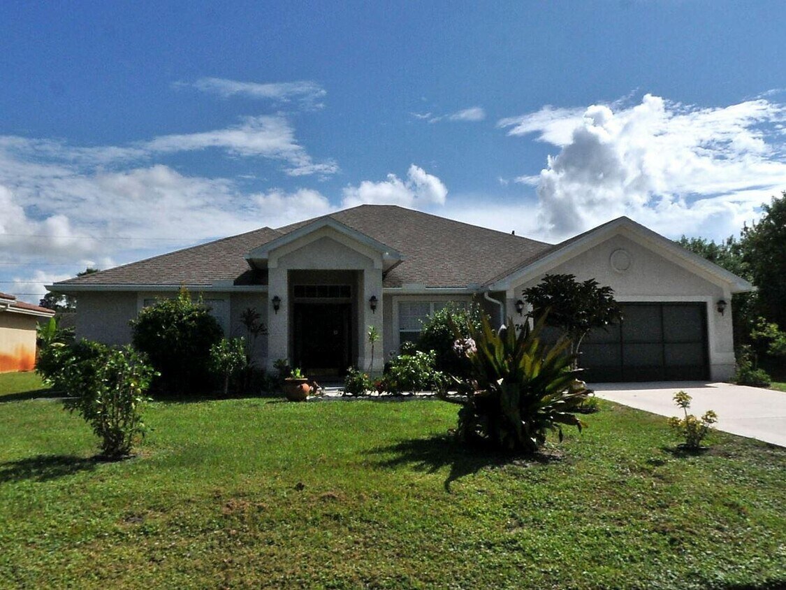 Foto principal - 674 SW Icon Ave
