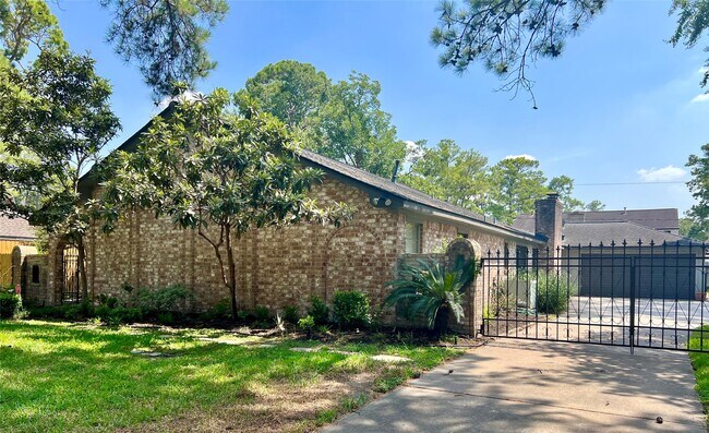 Foto del edificio - 10719 Creektree Dr