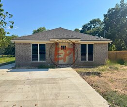 Building Photo - 2211 Parrish St