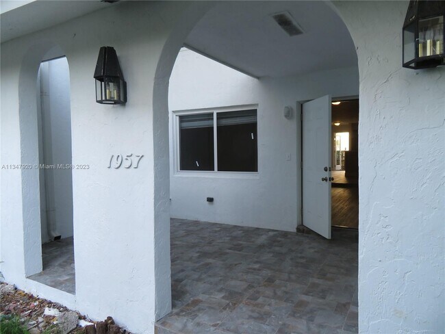 Foto del edificio - 1957 Sans Souci Blvd