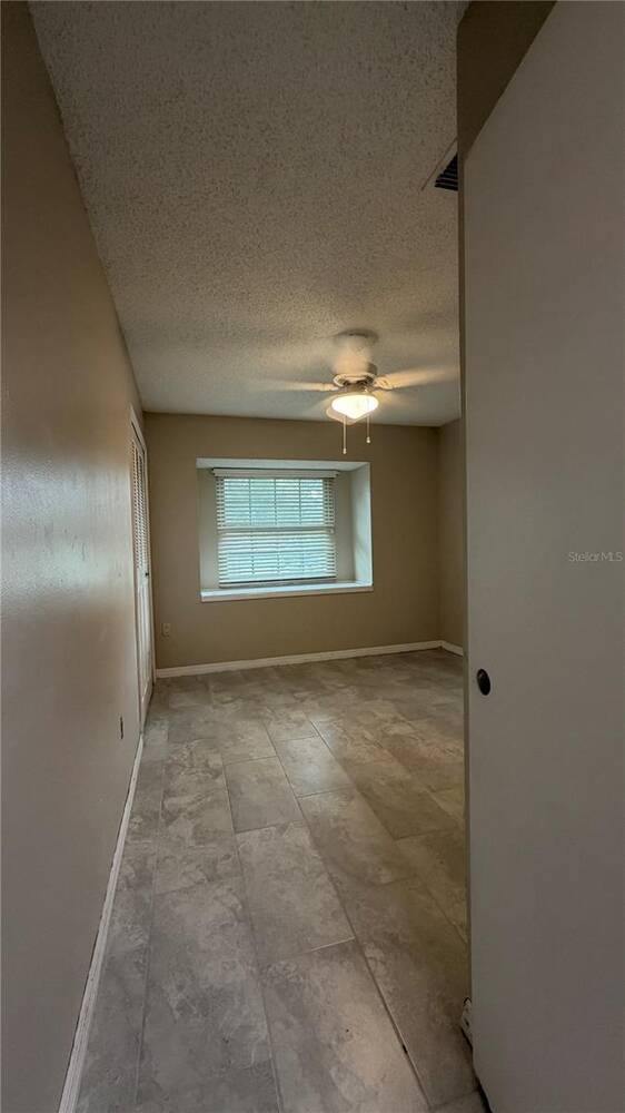 Foto del edificio - 6434 Rockingtree Ln