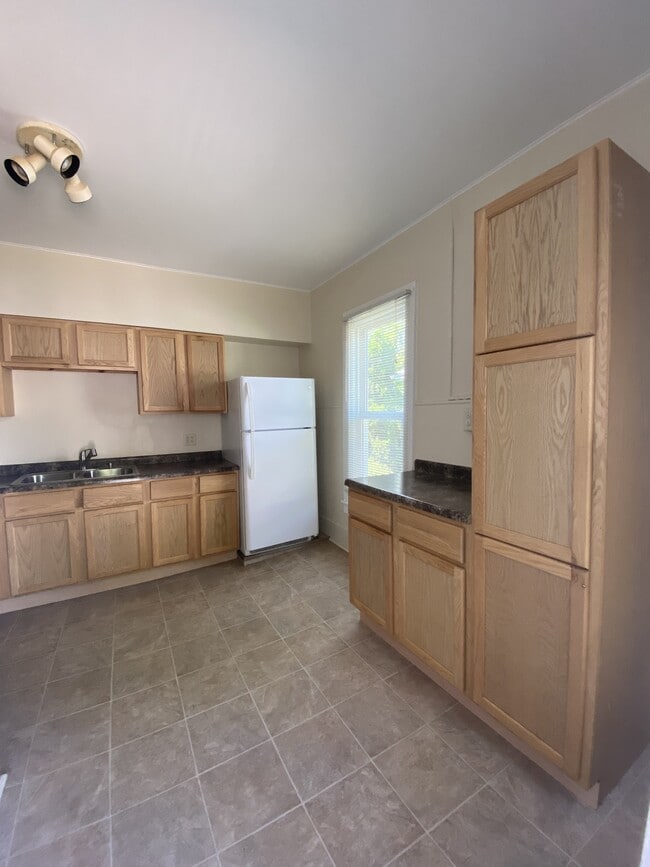 Foto del edificio - 524 W Grand Ave