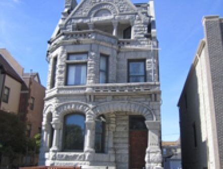 Building Photo - 4404 S King Dr