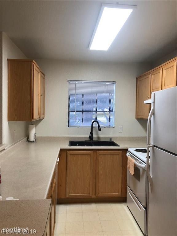 Foto del edificio - 2978 Juniper Hills Blvd