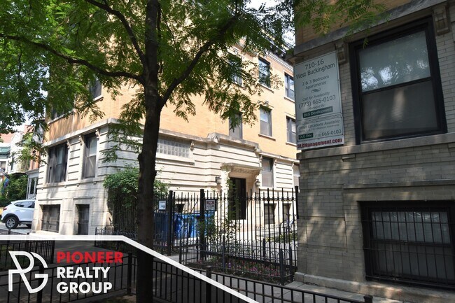 Building Photo - 706 W Buckingham Pl