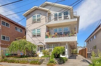 Building Photo - 406 N 45th St