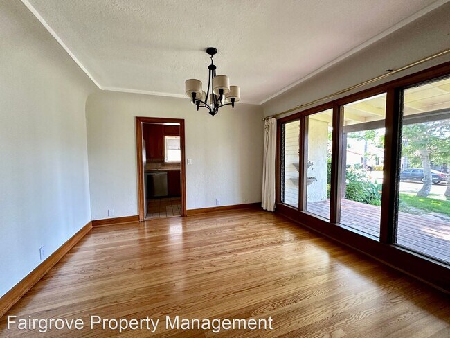 Foto del edificio - 3 br, 2 bath House - 4841 Sussex Drive