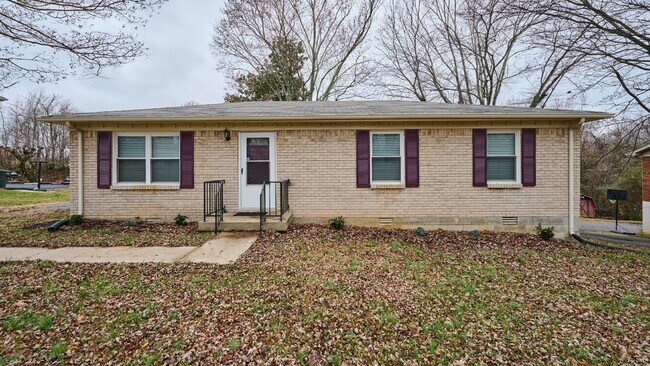 Building Photo - For Rent in Springfield: 3BR, 1 1/2BA house