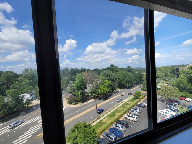 Vista desde la sala de estar - 4390 LORCOM Ln