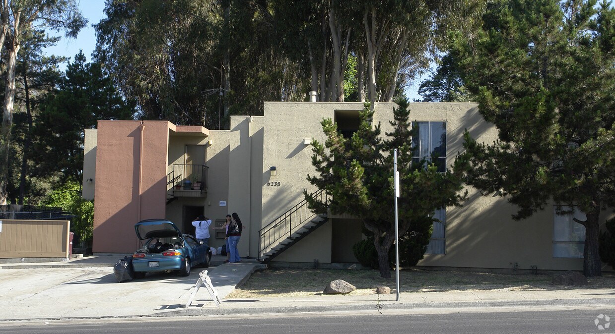 Primary Photo - 6238 Seminary Ave
