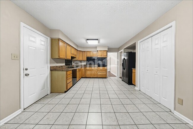 Foto del edificio - 1517 Autumn Ridge Dr