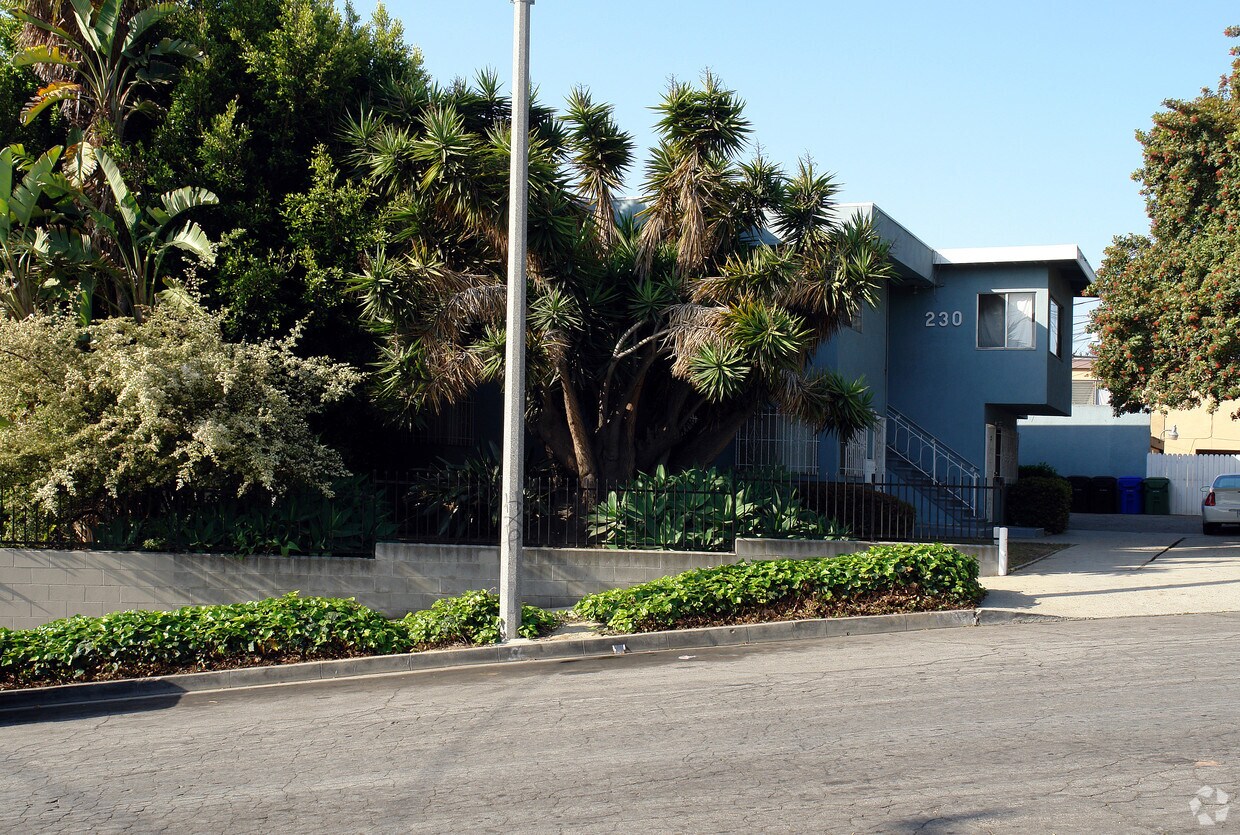 Foto del edificio - 230 E Ivy Ave