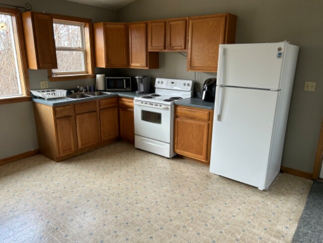 Building Photo - 888 Sturtevant Hill Rd
