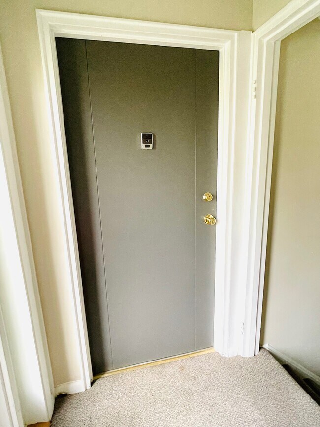 Foto del edificio - 7803 Lake Ave