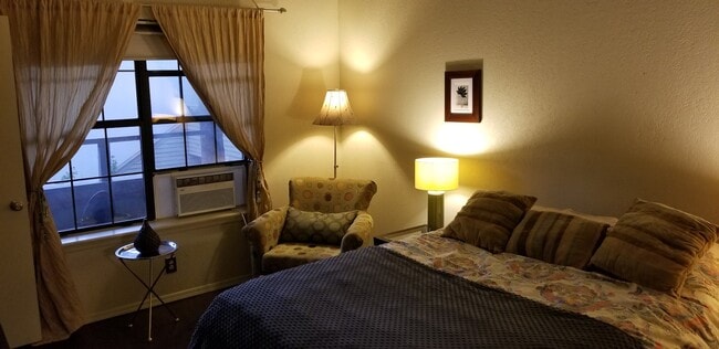 Photo - 11140 Stratford Dr Apartment