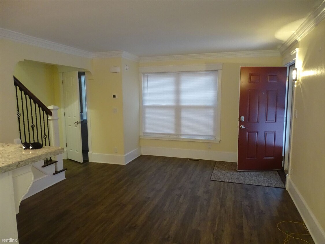 Foto principal - 2 br, 1.5 bath Townhome - 1112 W Maumee St
